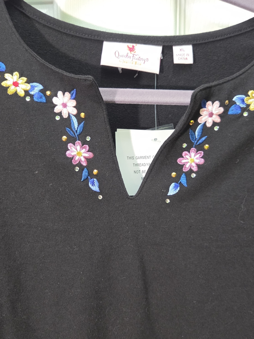 Embroidered Black Floral Sleeves Top Sz XL Split Neck - Picture 6 of 11